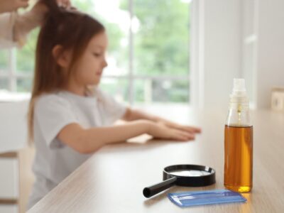 Flöhe bei Kindern Gehen Flöhe beim Duschen weg