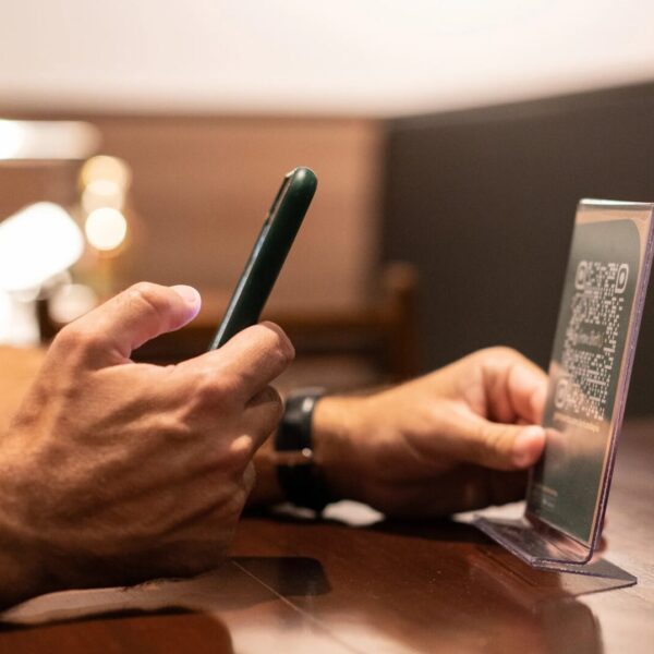 QR-Code Bilder hochladen für Hochzeit kostenlos So einfach teilst du Hochzeitsfotos mit Gästen