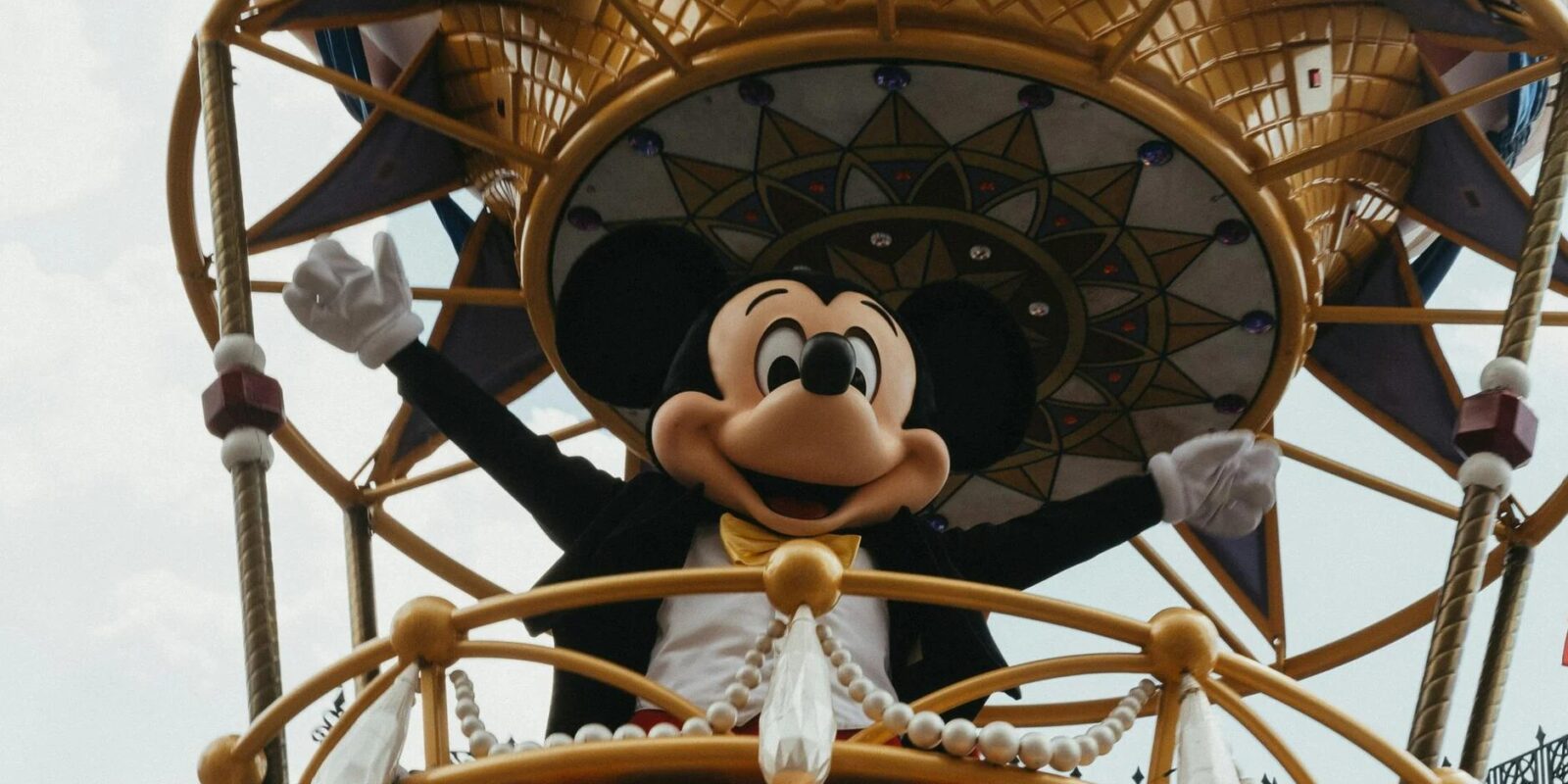 Wie alt ist Micky Maus Die berühmte Comic Maus feiert 90 Jahre