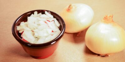 Zwiebel im Kinderzimmer bei Husten Natürliche Hilfe für kleine Atemwege