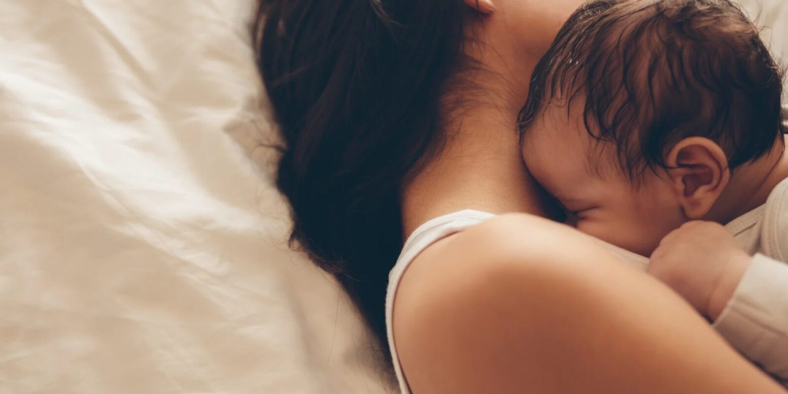 Baby schläft nur auf dem Arm Ein liebevoller Ratgeber für müde Eltern