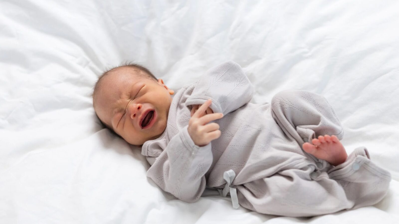 Baby wacht auf und schreit wie am Spieß Nachtschreck bei Kindern