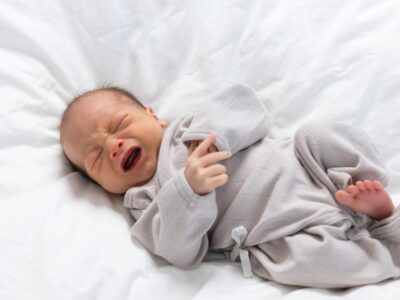 Baby wacht auf und schreit wie am Spieß Nachtschreck bei Kindern