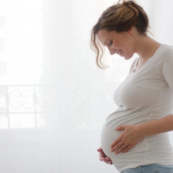 In welcher Position spürt man Baby am besten Kindsbewegungen in der Schwangerschaft