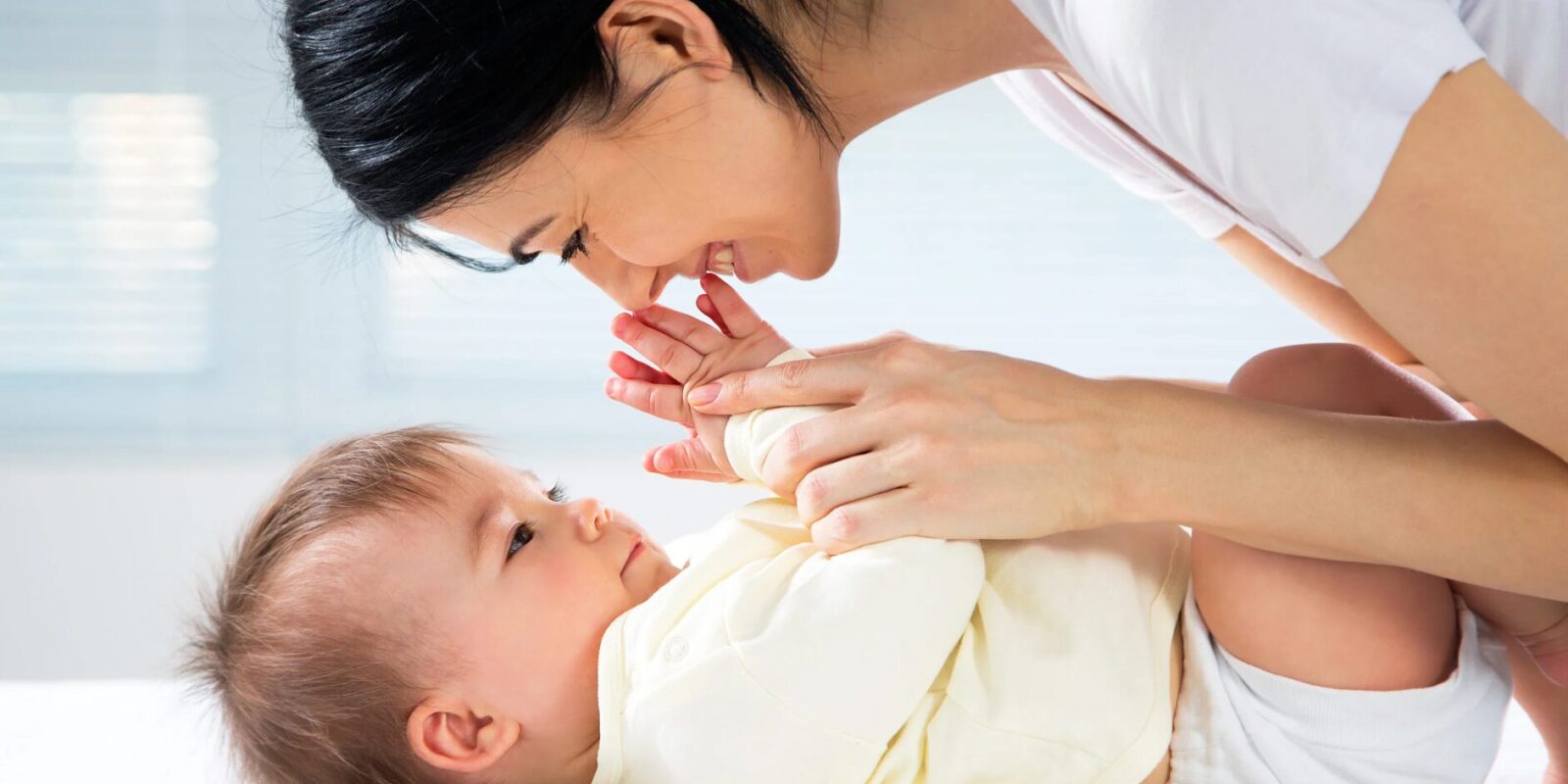 Was können Babys mit 4 Monaten Die aufregendsten Meilensteine im vierten Monat