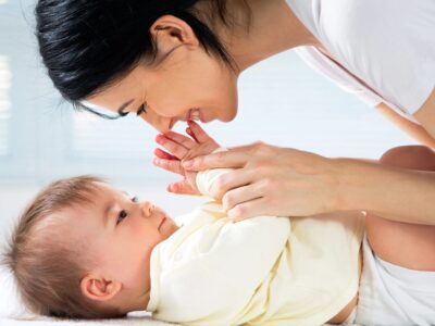 Was können Babys mit 4 Monaten Die aufregendsten Meilensteine im vierten Monat