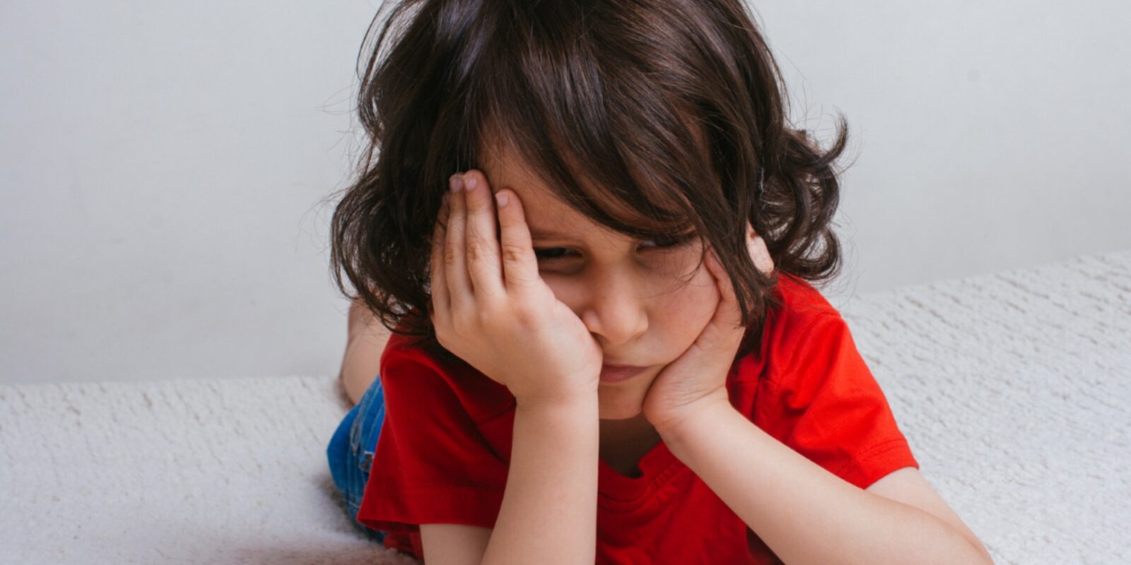 Die schwierige Phase mit 4 Jahren Warum dein Kind gerade Kopf steht
