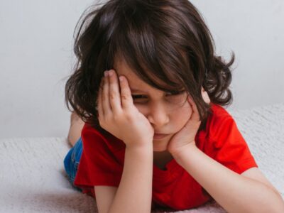 Die schwierige Phase mit 4 Jahren Warum dein Kind gerade Kopf steht